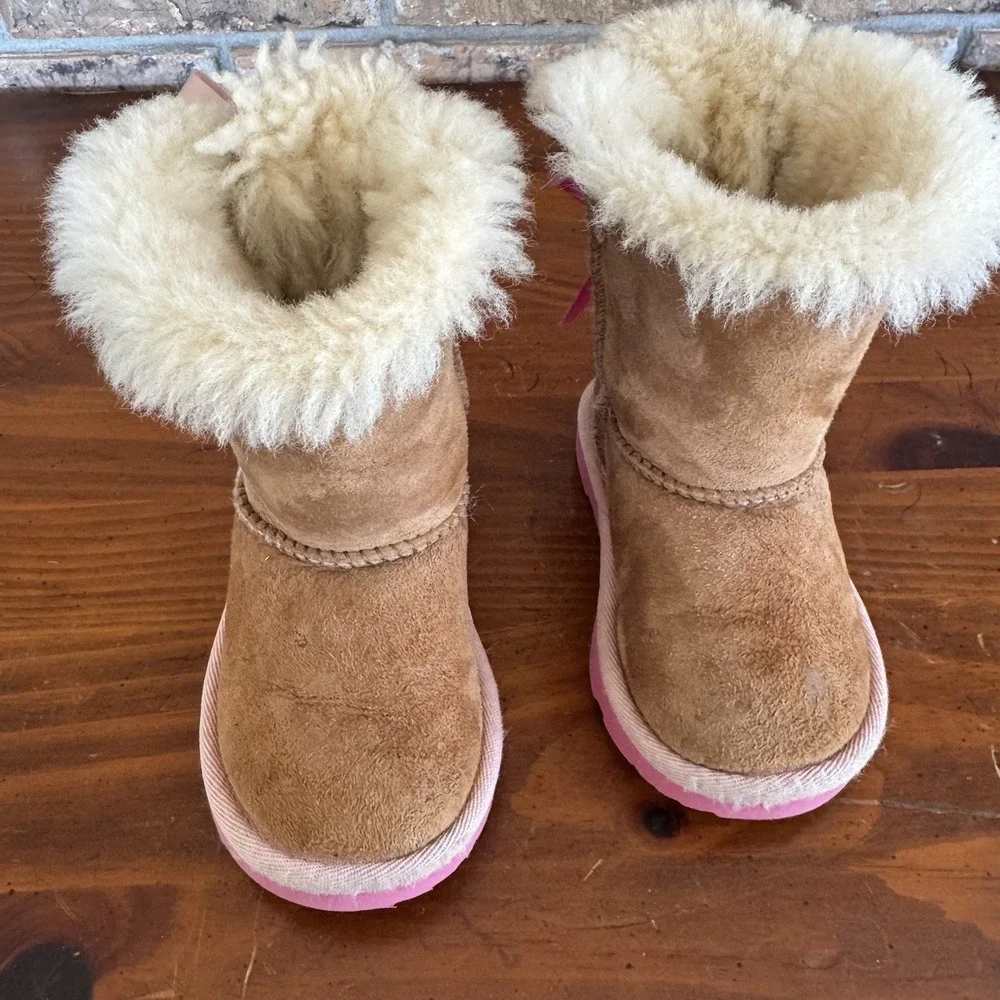 UGG‎ Toddler Bailey Bow II - Chestnut/Pink - 1017394T Size 6